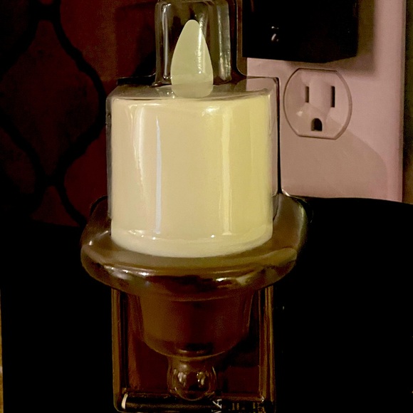 Luminara Electric Plug-In Bronze Nightlight. - Picture 2 of 3